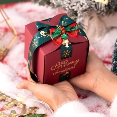 Customized Tote Bag Christmas Paper Gift Box Packaging with Recycled Materials