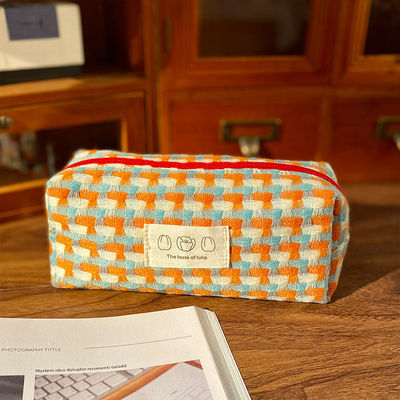 Private Label Make Up Bags with Checked Printing Recycled Polyester Travel Cosmetic Bag