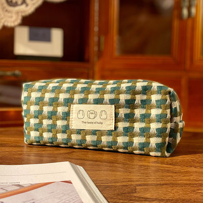 Private Label Make Up Bags with Checked Printing Recycled Polyester Travel Cosmetic Bag