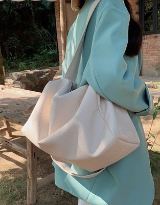 2024 Women's Versatile Tote Bag with Skew Straddle Instagram Design and Large Capacity