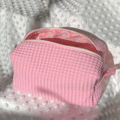 2024 Custom Beauty Floral Makeup Cosmetic Bag with Waffle Design and Zipper Closure