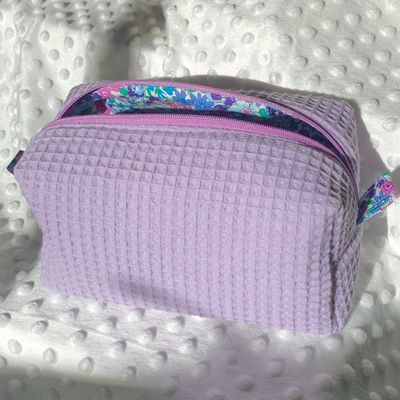 2024 Custom Beauty Floral Makeup Cosmetic Bag with Waffle Design and Zipper Closure