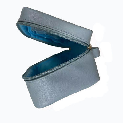 Fashionable Large Makeup Bag Waterproof Leather Toiletry Bag Big Flat Portable Inner Pockets Custom Cosmetic Bag For Women