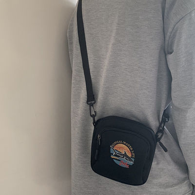 Fashion Canvas Messenger Bag for Daily Life Long Strip and OEM/ODM Acceptable