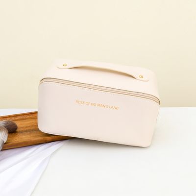Newest Fashionable Cosmetic Storage Bag Keep Your Cosmetics Neat and Tidy on the Go