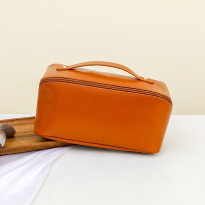 Newest Fashionable Cosmetic Storage Bag Keep Your Cosmetics Neat and Tidy on the Go