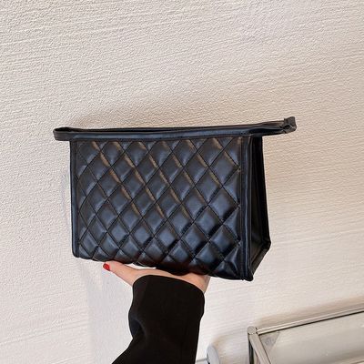 Polyester Cloth Quilted Travel Cosmetic Bags for Your Custom Logo Puffy Puffer Needs