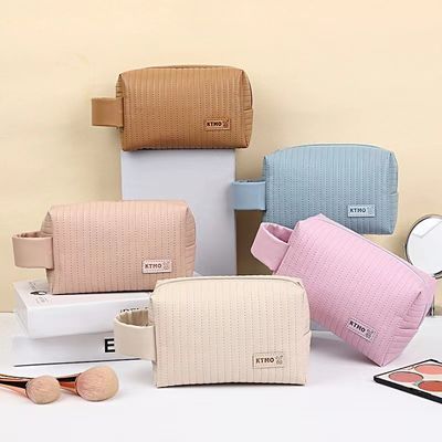 Daily Travel Cosmetic Pouch Custom Leather Makeup Bag for Toiletries and Cosmetics