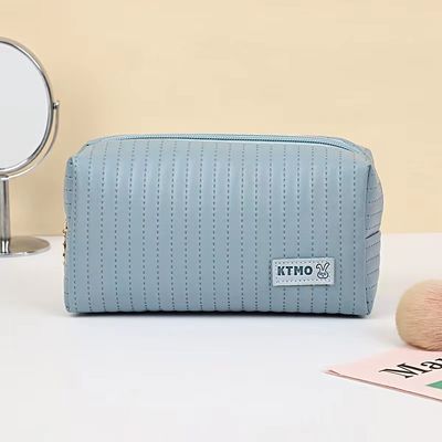 Daily Travel Cosmetic Pouch Custom Leather Makeup Bag for Toiletries and Cosmetics