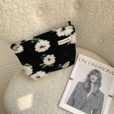 Japanese Style Embroideries Plush Storage Bag High Sense Toiletries Bag for Cosmetics