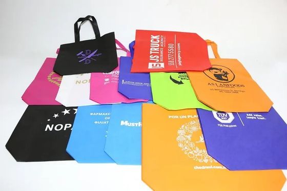 Medium Size 30-50cm Non Woven Tote Bag with Heat Transfer Printing Customizable Logo