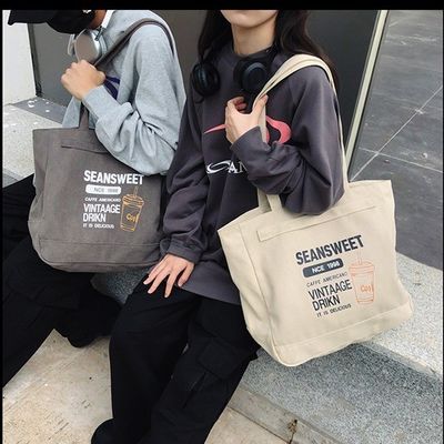 Medium Tote Handbag with Pockets Fashionable and Functional