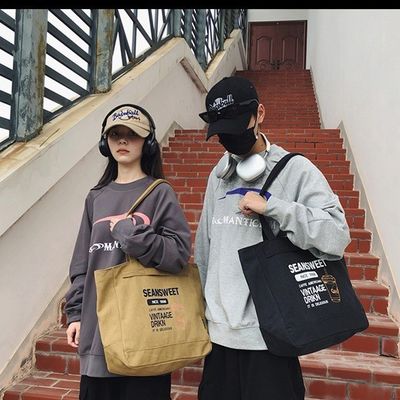 Medium Tote Handbag with Pockets Fashionable and Functional