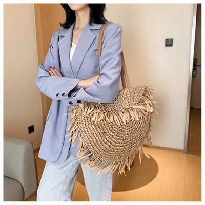 Acceptable OEM/ODM Summer Semicircular Fringed Straw Shoulder Bag for Handmade Beach