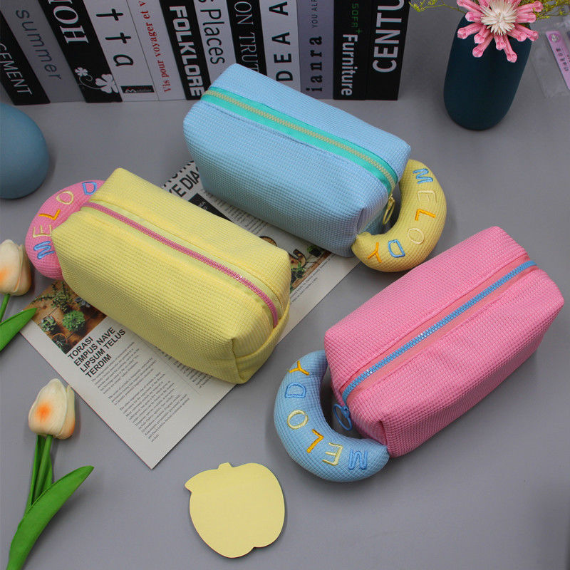 Accepable OEM/ODM Makeup Bag Portable Cartoon Toiletry Waffle Cosmetic Bag for Girls