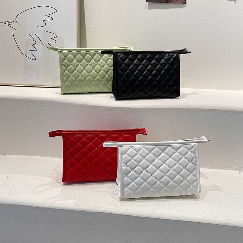 Polyester Cloth Quilted Travel Cosmetic Bags for Your Custom Logo Puffy Puffer Needs